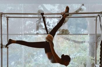 9 Pesona Alyssa Daguise saat Pilates, Lakukan Beragam Gaya Sulit Bikin Kagum