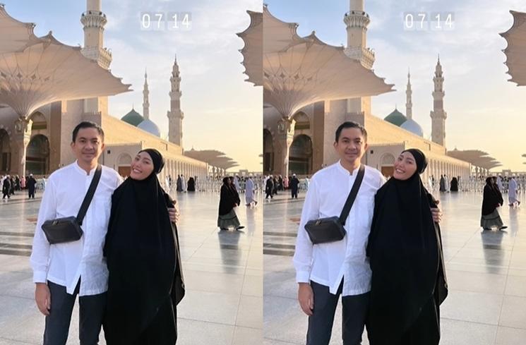 Potret Umrah Ayu Dewi dan Regi Datau (Instagram/@mrsayudewi)