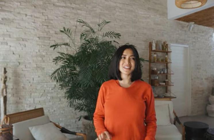 Transformasi rambut Jessica Iskandar. (YouTube/Jessica Iskandar)