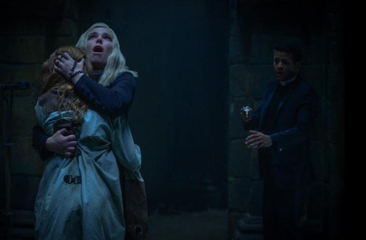 Sinopsis The Devil's Light. (IMDb)