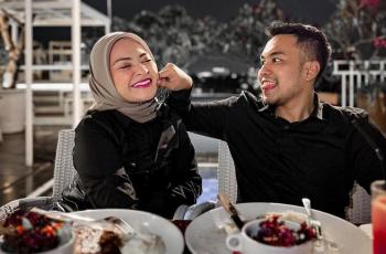 Nathalie Holscher Datangi Makam Lina Jubaedah, Ngapain?