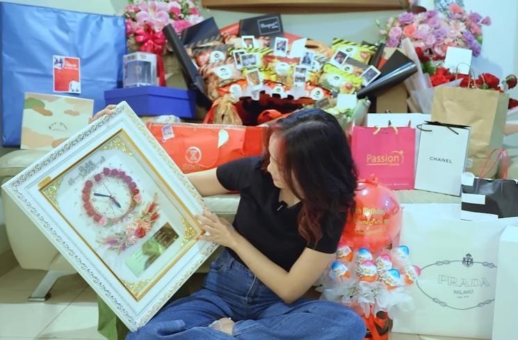 Momen Fuji Unboxing Kado Ultah (YouTube Fuji An)