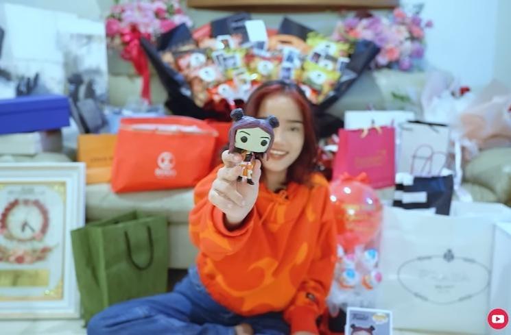 Momen Fuji Unboxing Kado Ultah (YouTube Fuji An)