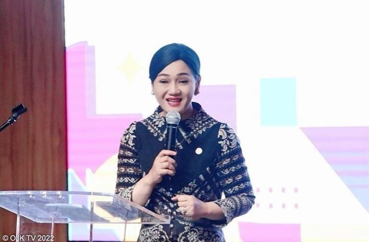 Artis Lulusan S3. (Instagram/fridericawidyasari)