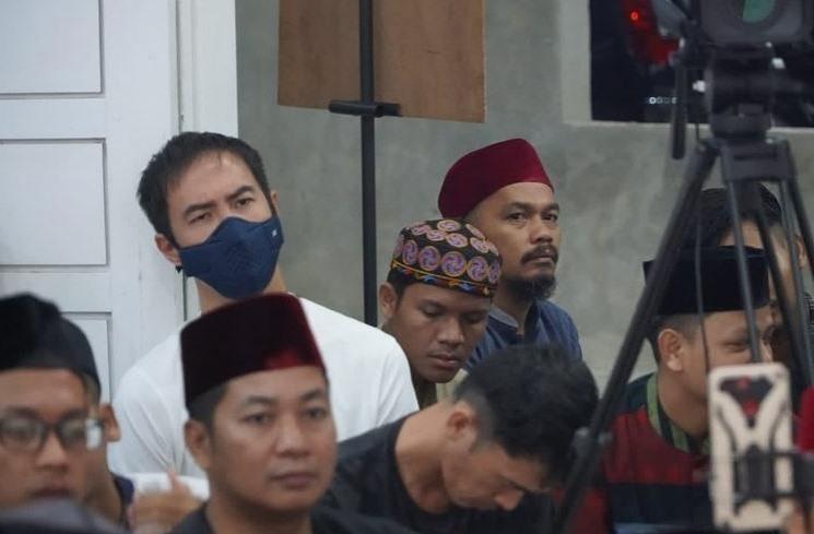 Momen Daniel Mananta ikut pengajian Ustaz Abdul Somad. (Instagram/@ustadzabdulsomad_official)