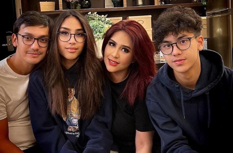 Potret Khayru Anak Gunawan dengan Rambut Ikal. (Instagram/gunawan_sudrajat_real)