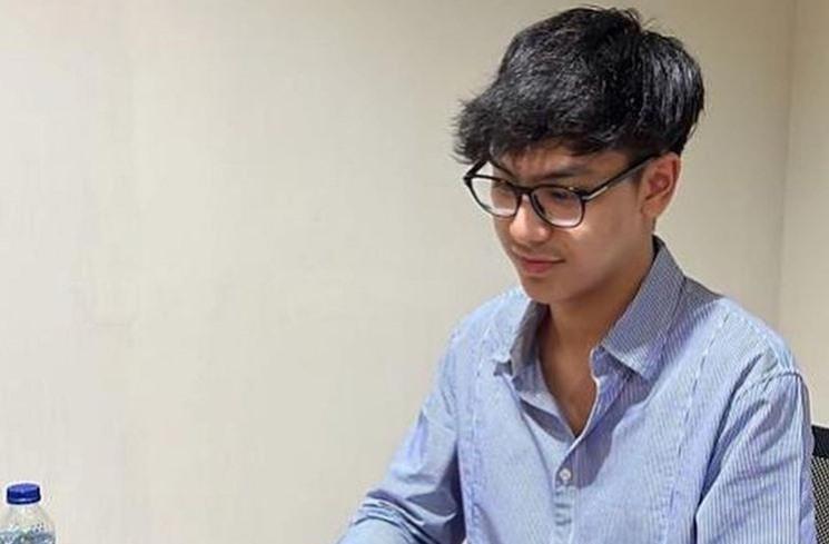 Potret Khayru Anak Gunawan dengan Rambut Ikal. (Instagram/gunawan_sudrajat_real)