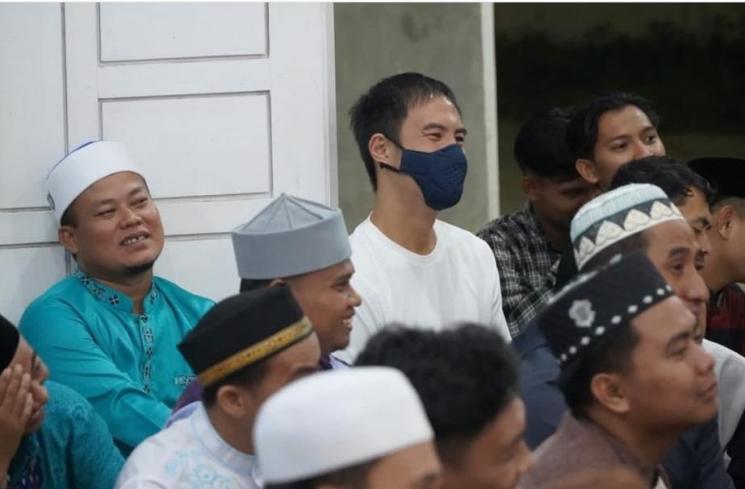 Daniel Mananta ikut kajian UAS (Instagram/@ustadzabdulsomad_official)