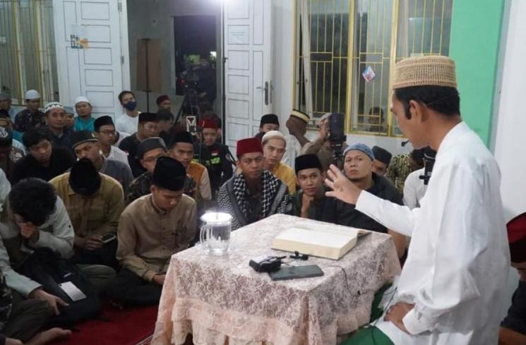 Daniel Mananta ikut kajian UAS (Instagram/@ustadzabdulsomad_official)