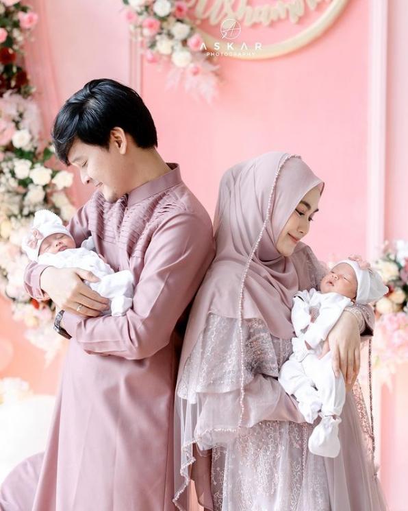 Momen Akikah Anak Kembar Anisa Rahma(Instagram/@anisarahma_12)
