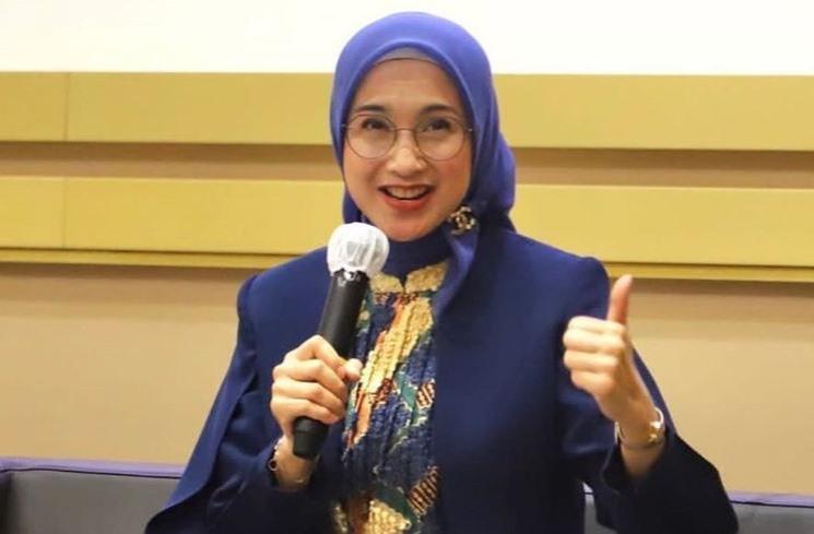 Artis Lulusan S3. (Instagram/desyratnasariterdepan)