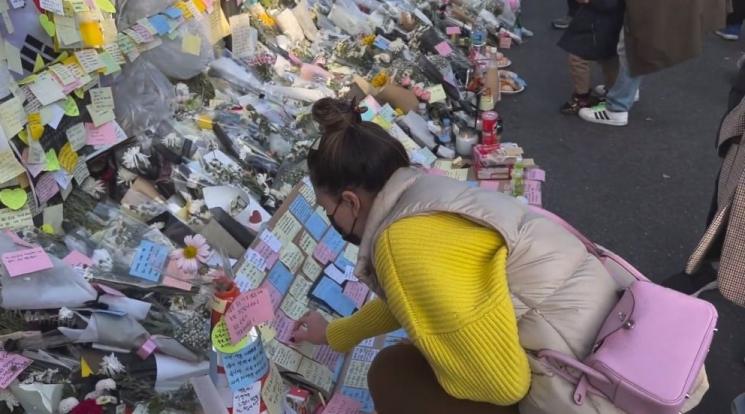Potret Luna Maya Kunjungi Lokasi Tragedi Itaewon. (youtube.com/lunamayachannel)