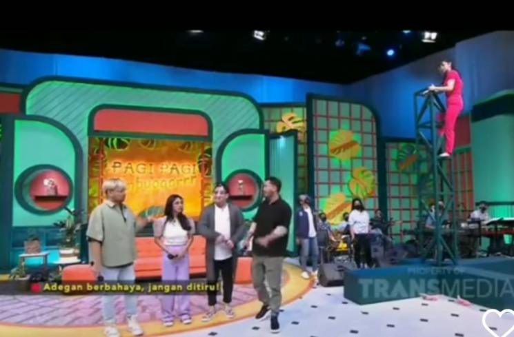 gimmick Denise Chariesta (YouTube/TRANS TV Official)