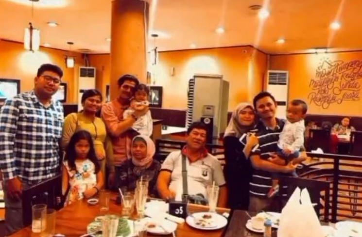 Potret Kenangan Rendi Jhon dengan Ibunda (instagram/@rendijhonpratama)