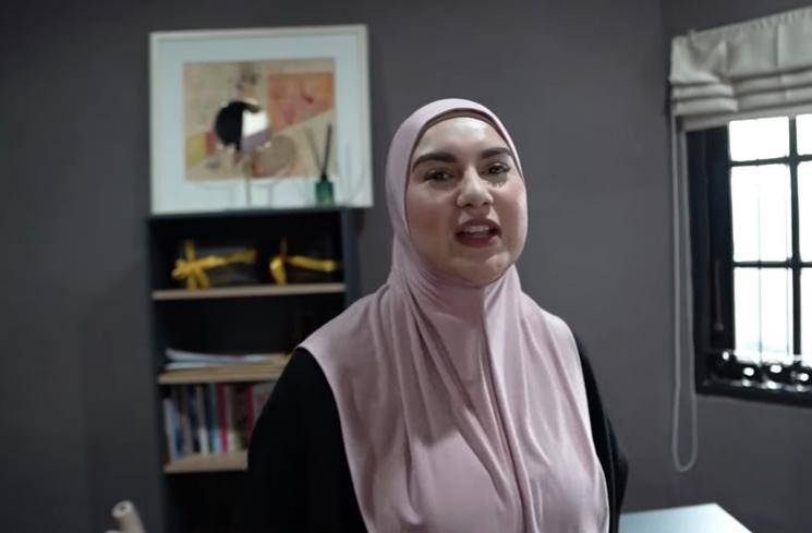 Potret Kantor Ammar Zoni dan Irish Bella ( YouTube/Aish TV)