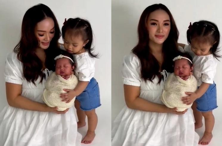Momen Pemotretan Zaskia Gotik dan Dua Putri Kecilnya (Instagram/@rittarrajagukguk)