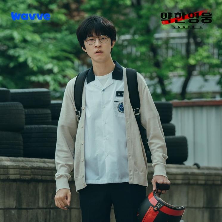 Potret Hong Kyung di Weak Hero Class 1 (Instagram/@wavve.official)