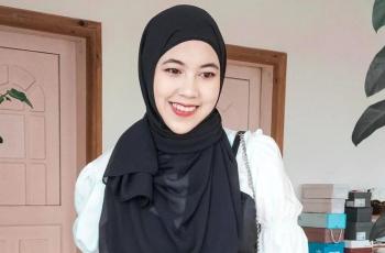 9 Potret Terkini Santi Asokamala, Istri Mark Sungkar Beda 45 Tahun