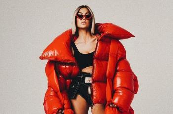 Pernah Kena Body Shaming dan Disebut Terlalu Kurus, Ini 10 Potret Body Goals Agnez Mo