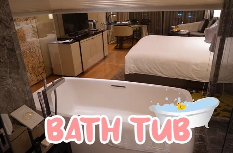 Potret Kamar Hotel Honeymoon Jess No Limit dan Sisca Kohl (YouTube Sisca Kohl)