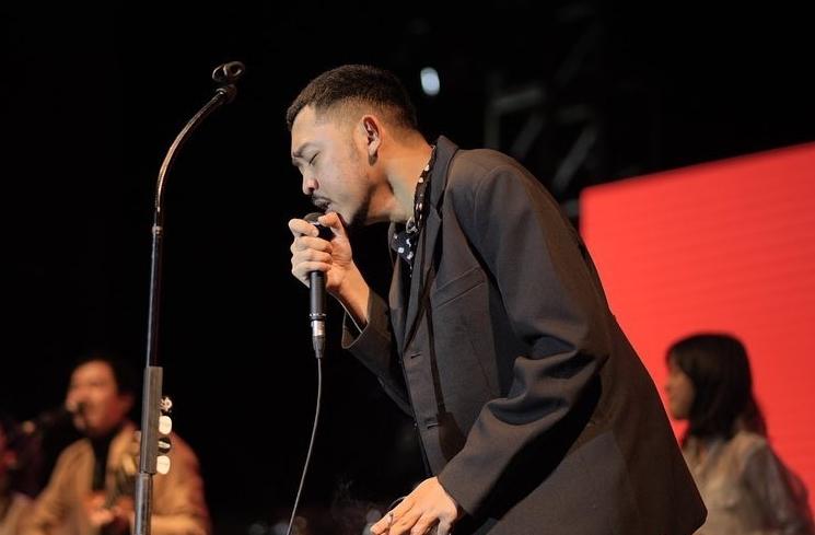 Aksi Kontroversial Artis di Panggung (Instagram/@pamunqkas)