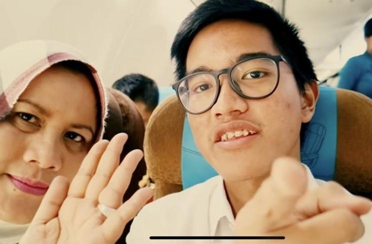 Potret Kedekatan Kaesang dan Ibu Iriana (YouTube Kaesang)