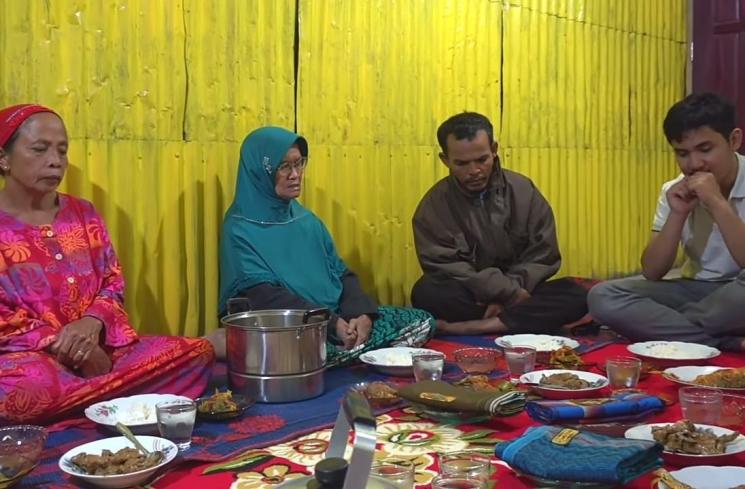 Rumah Fatin Shidqia di Kampung Halaman (YouTube/Fatin)