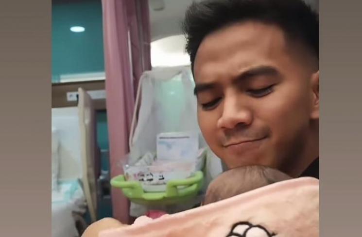 Potret Istri Ridho DA melahirkan(Instagram/da2_ridho)