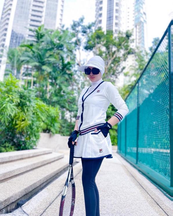 Potret Syahrini Main Tenis di Singapura(Instagram/@princessyahrini)