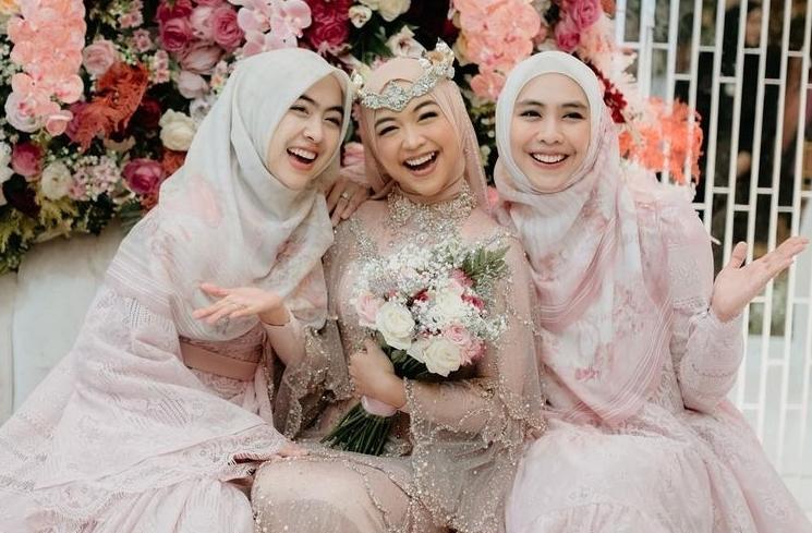 Potret Anniversary Pernikahan Ria Ricis dan Teuku Ryan (Instagram/@studiokencana)