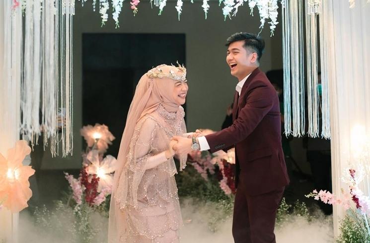 Potret Anniversary Pernikahan Ria Ricis dan Teuku Ryan (Instagram/@riaricis1795)
