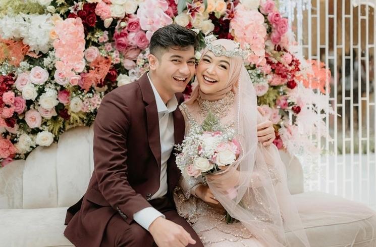 Potret Anniversary Pernikahan Ria Ricis dan Teuku Ryan (Instagram/@studiokencana)
