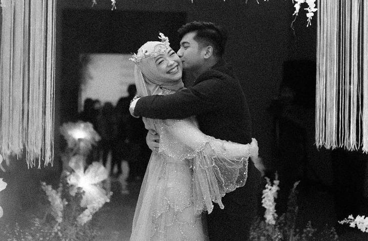 Potret Anniversary Pernikahan Ria Ricis dan Teuku Ryan (Instagram/@studiokencana)