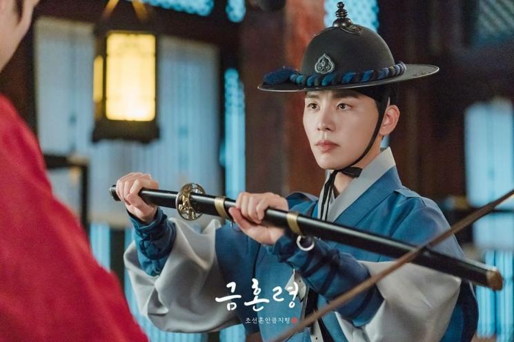 Potret Kim Woo Seok di The Forbidden Marriage (Instagram/@mbcdrama_now)