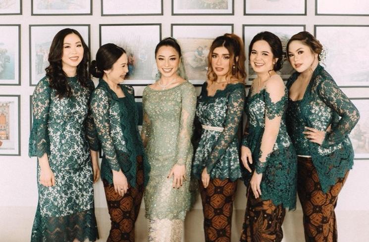 Gaya Nikita Willy Pakai Kebaya (instagram/@nikitawillyofficial94)