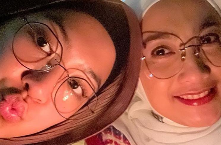 Potret Desy Ratnasari Bareng Nasywa. (Instagram/desyratnasariterdepan)