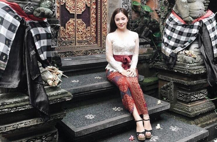 Gaya Nikita Willy Pakai Kebaya (instagram/@nikitawillyofficial94)