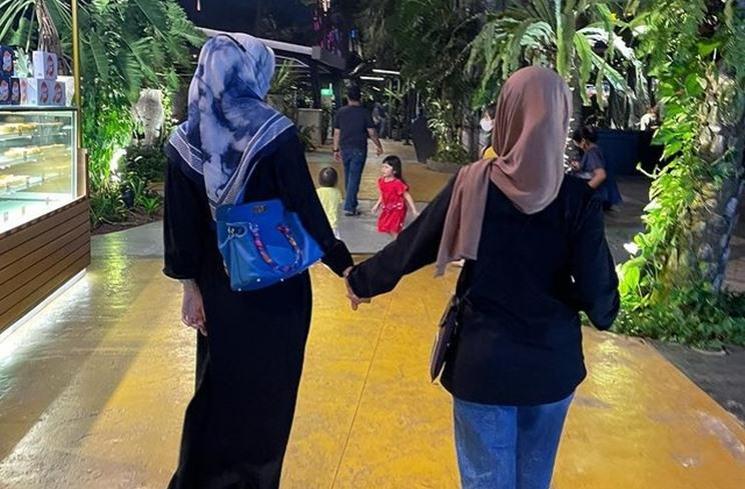 Potret Desy Ratnasari Bareng Nasywa. (Instagram/desyratnasariterdepan)