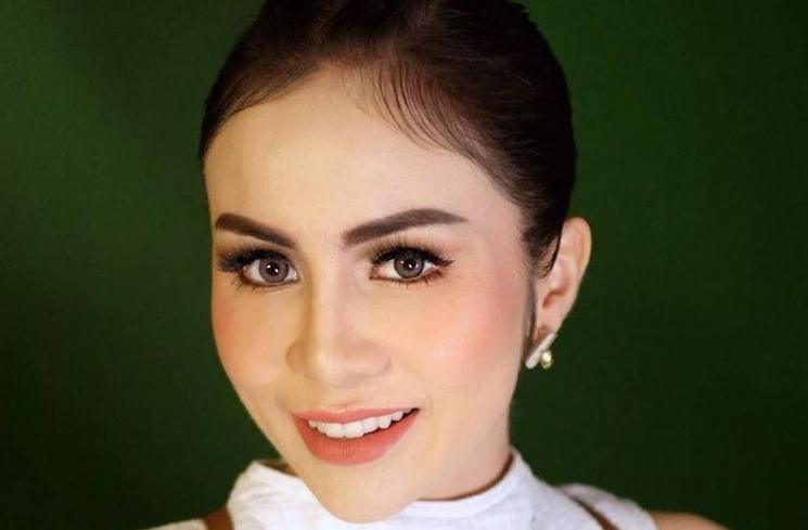 Artis Melahirkan di Luar Negeri (Instagram/therealmomogeisha)