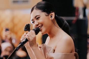 Lirik Lagu Fall In Love Alone - Ziva Magnolya feat Stacey Ryan