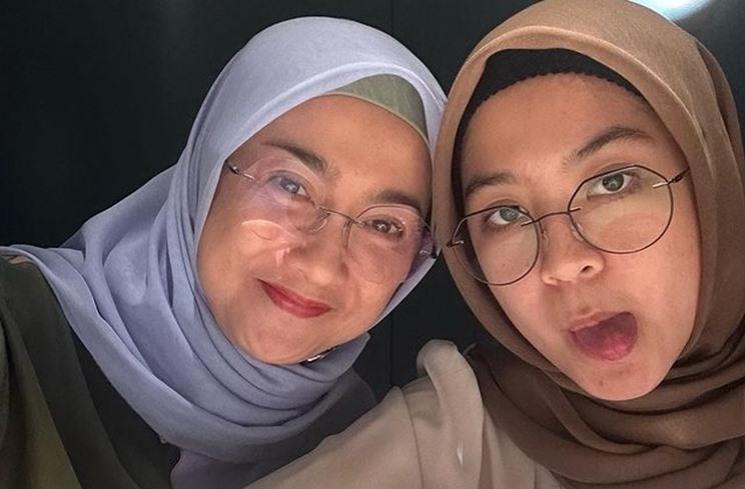 Potret Desy Ratnasari Bareng Nasywa. (Instagram/desyratnasariterdepan)