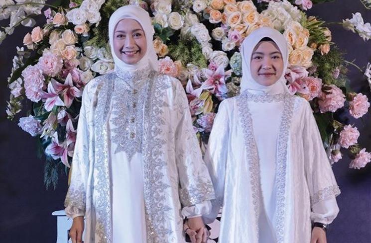 Potret Desy Ratnasari Bareng Nasywa. (Instagram/desyratnasariterdepan)