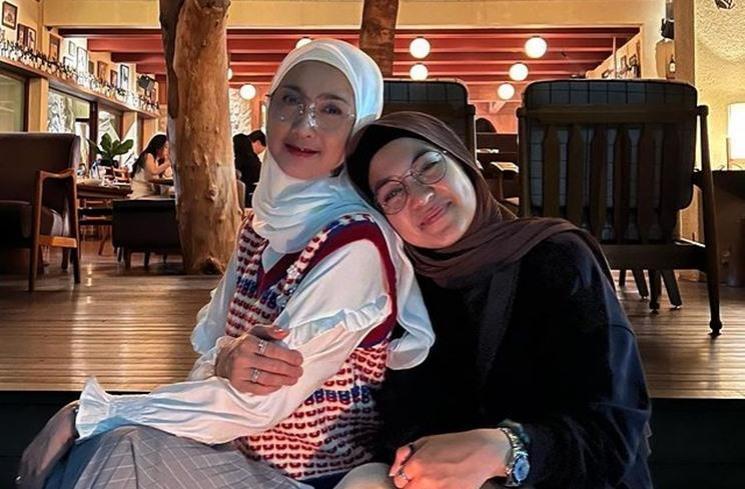 Potret Desy Ratnasari Bareng Nasywa. (Instagram/desyratnasariterdepan)