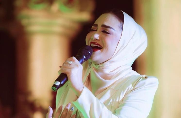 Potret Krisdayanti Berhijab saat Berkunjung ke Aceh (Instagram/krisdayantilemos)