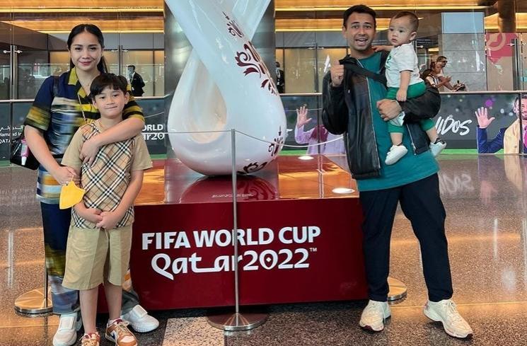 Outfit Rafathar di Qatar (instagram/@raffinagita1717)