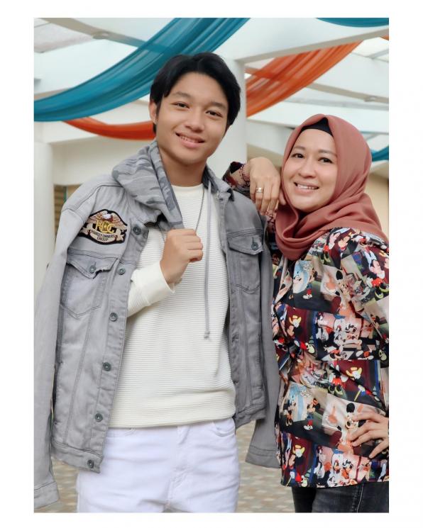 Potret Kiesha Alvaro bareng Okie Agustina. (Instagram/@okieagustina_)