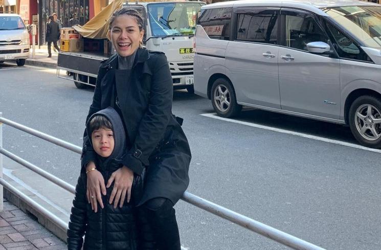 Azka Raqilla Mawardi dan Nikita Mirzani. (Instagram/azkaraqillamawardi_al)