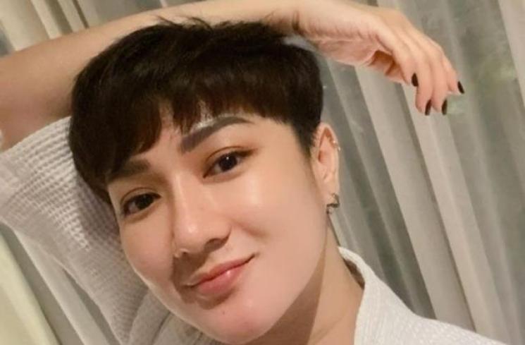 Artis Pernah Berhubungan dengan Ariel NOAH. (Instagram/melly_mono)