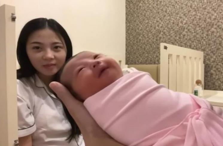 Potret Baby Avelina Anak Vincent Raditya. (YouTube/ Vincent Raditya)