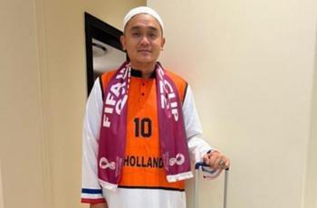 4 Potret Valentino Jebret Nonton Langsung Piala Dunia, Tampil Nyentrik dengan Gamis Jersey
